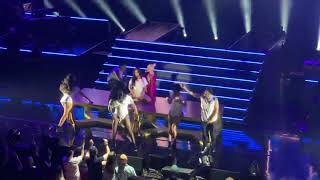 Christina Aguilera - Woohoo (Live in Boston)