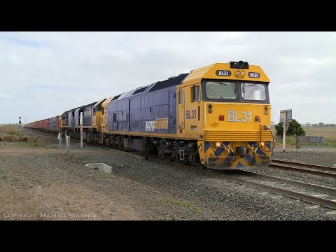 7902V Mildura To Melbourne Container Train & A Mudhole (3/6/2020) - PoathTV Australian Railways