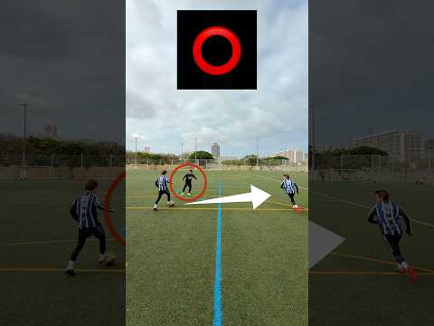 パスを出すタイミングの良い例と悪い例とその応用 #レガテドリブル塾 #サッカー #shorts