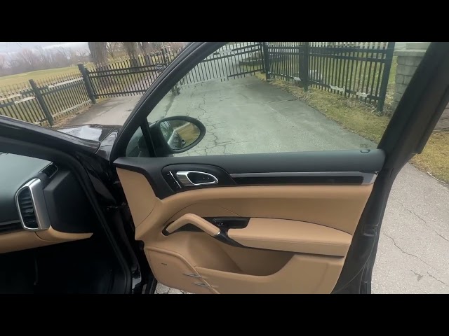 2014 Porsche Cayenne V-6 Platinum Edition in Cars & Trucks in Oakville / Halton Region
