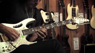 Steve Vai - "Building the Church Improv" Guitar Center Private Sessions