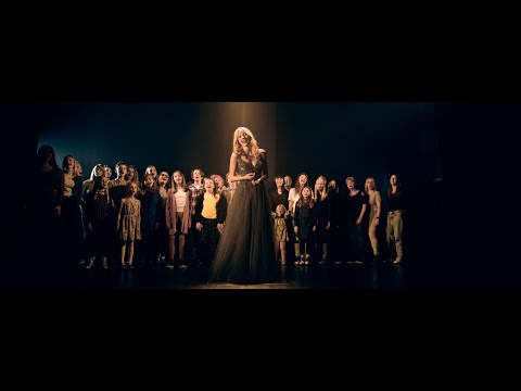 Eva Matějovská - Nejsi v tom sám (Official Video)