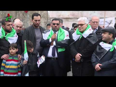 أنس العبدة رئيس الائتلاف الوطني السوري في مظاهرة اسطنبول في الذكرى الخامسة للثورة