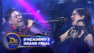 Download lagu Sridevi (Prabumulih) ft. Eby (Bima) 'Sekali Seumur Hidup' Penuh Cinta Raih All SO | D'Academy 5 mp3