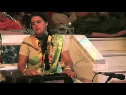 Sravanam Kirtan Italy 2013  1st Day   11 Nadya Mani dd