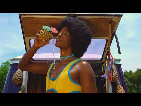 MARTTE Feat. SóCIRO - NO BRASIL (Clipe Oficial)