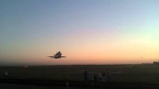 preview picture of video 'Space Shuttle Endeavor taking off piggyback at Ellington Field in Houston'