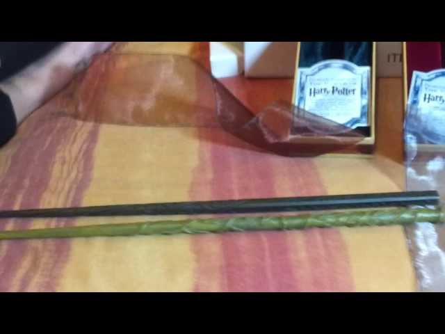 Vídeo relacionado con The Noble Collection Sirius Black Varita Caja de Ollivander.