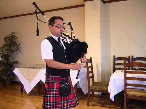 St Andrew's Society in Japan - Pipes - O Flower of Scotland