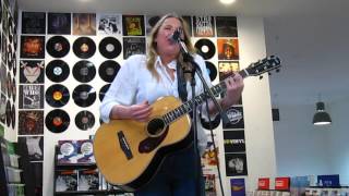 Lissie performs &quot;Shroud&quot; at HMV, Arndale Manchester, 14th February 2016