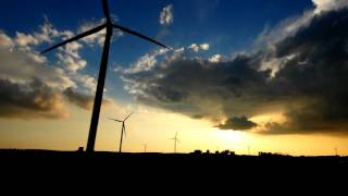 preview picture of video 'Wind Farm Sunset'
