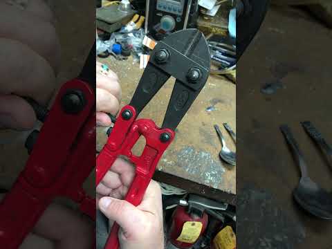 Adjusting Bolt Cutters