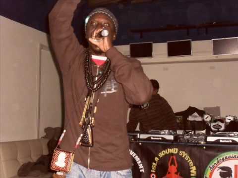 BUJUMANNU & MOMAR GAYE 27 Marzo K-LAB ISLA YARD.wmv