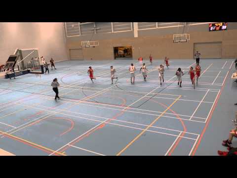 BV Hoofddorp VU16-1 tegen Landslake Lions VU16-1 (kwart 3)