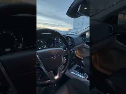 фото volvo v40 ii 0