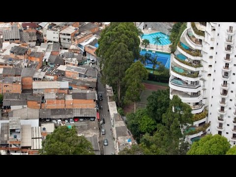 Conectados - Moradias precárias