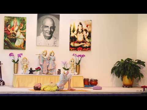Yoga mit Mahindra - Live Yogastunde 09:15 Uhr 15.05.2020