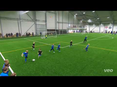 FC Haka j.  - LeKi-futis Sininen | Pojat 2017 harjoituspeli Flinkenberg Areena | 3.2.2024