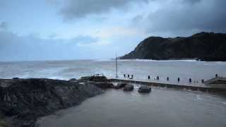 preview picture of video 'Ilfracombe Harbour Friday 27th Dec 2013'