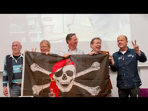 Radioday 13-11-2010 Part 02 - The Mi Amigo Panel