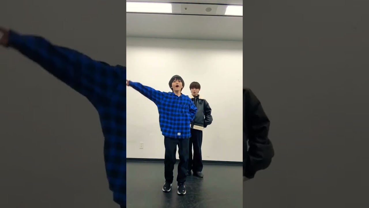 Happiness 新年あけましておめでとうございます！ 今年も僕たちは、夢に向かって頑張るので応援よろしくお願いします😊 #佐野斗真 #三原健豊 #Happiness #嵐