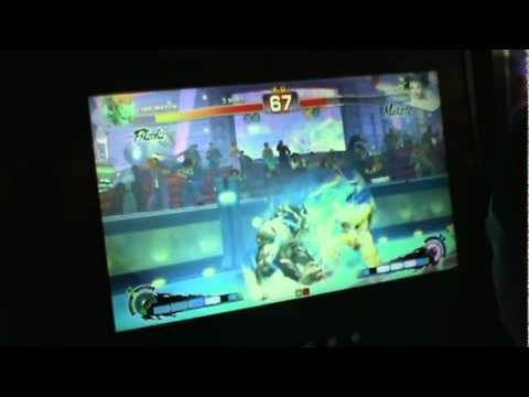 Mike Ross (Blanka) vs Flash Metroid (Makoto)