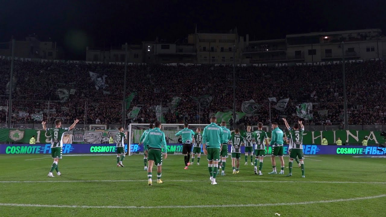 Celebrating in Leoforos after winning Aris | pao.gr