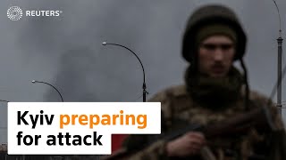 Ukraine prepares for possible Russian advance to Kyiv
