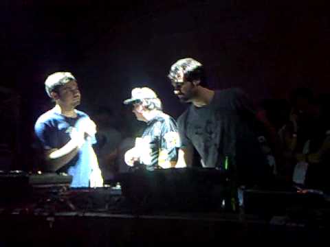 Ultimo Disco LIVIO & ROBY @TOTEM HUND PARTY (VI) ..16-4-2010