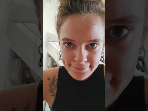 How to Clean Your Grinder! feat. @rocknjennaroll