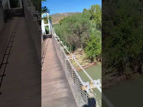 Caminando por el valle de Cintis, Chuquisaca, Bolivia.