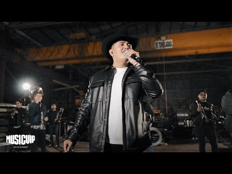 HERNAN SEPULVEDA - SOLO LOS TONTOS - BANDA TERRITORIAL DE MONTERREY (Video Oficial)
