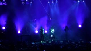 Nine Inch Nails with Mariqueen Maandig - On the wing