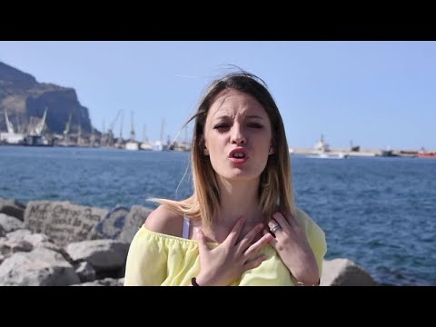 Sara Sansica - Lasciami Stare ( Video Ufficiale 2018 )