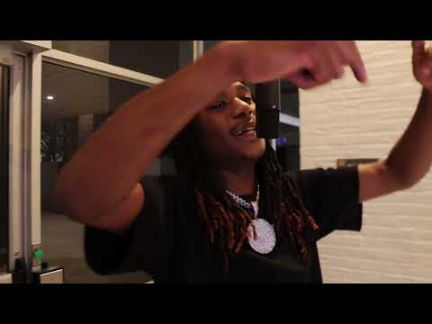 DeeThree x Chubbzzoe Not Boxing