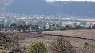 preview picture of video 'Alla en el rancho la piñuela camino a la Iglesia'