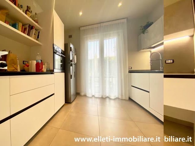 Massa Loc. Turano - In zona riservata appena defilata dal centro cittadino, ampia villa bifamiliare