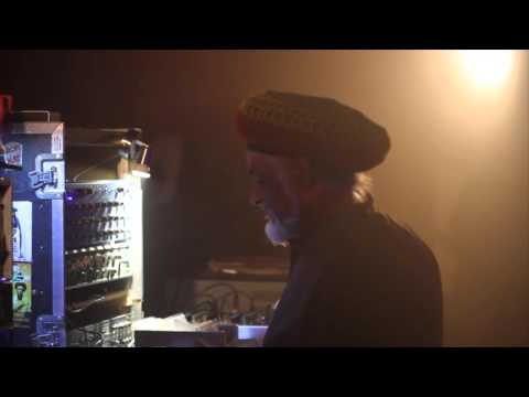 Massive's Corner #32 - KING EARTHQUAKE powered by WELDERS HI FI