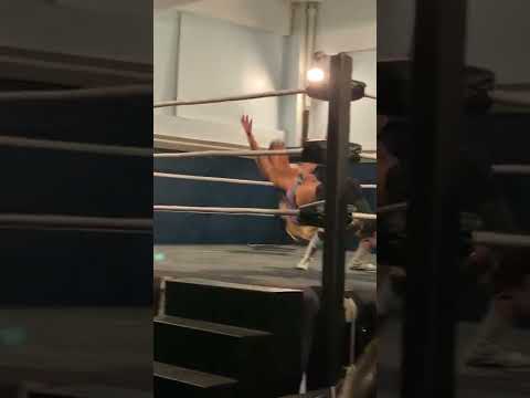 Becca vs Ricky smokes at Chaotic wrestling #shorts