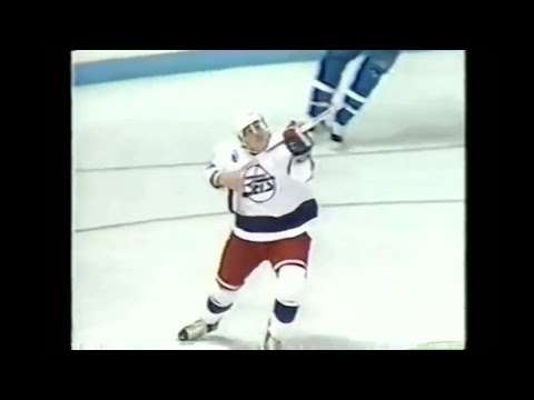Selanne hat trick and record breaking goal 3/2/93