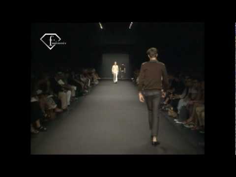 fashiontv | FTV.com - FENDI DESIGNER AT WORK MAN S/S 09