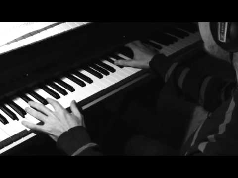 Watching Lara - Goodbye Lenin - Yann Tiersen - Rafael Zacher (piano)