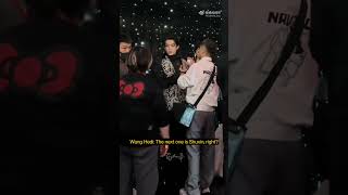 Download lagu #DylanWang asking about #YuShuxin before Red Carpet Walk 😍💜❤️ 250104 #WangHedi #EstherYu #Dixin mp3