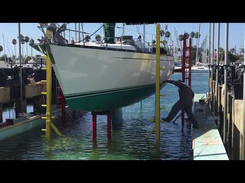 9/29/19  Haul out and survey of Baltic 43 sailboat. Marina Shipyard, LB