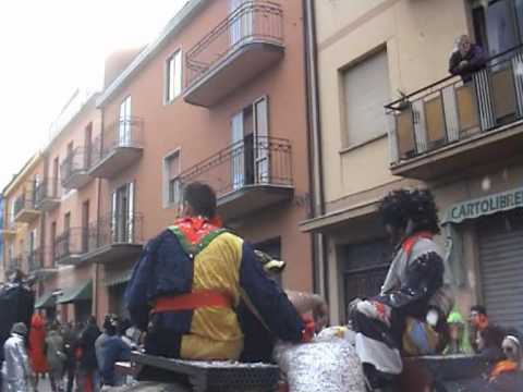 Girifalco,19 Febbraio 2012 - CARRI DI CARNEVALE  1° parte.mpg