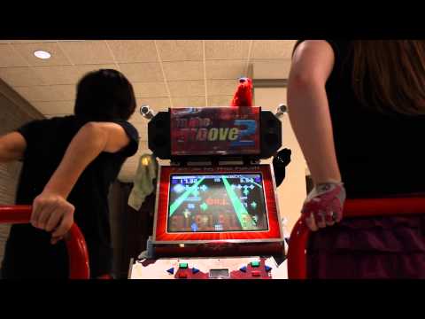 Etienne vs. HUGS - Bill Nye The Science Guy (Round 1) - D.O.W.N.S. 5