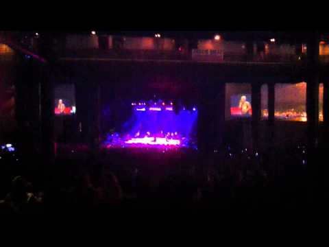 Kelly Clarkson - Cry Me A River - GREAT sound quality