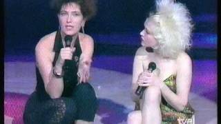 Cindy Lauper - Entrevista + Primitive - TV 1989