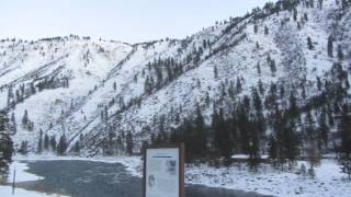 preview picture of video 'Salmon River canyon above Riggins, Idaho.'