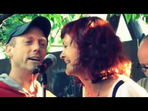 Krize Středního Věku - Konektory